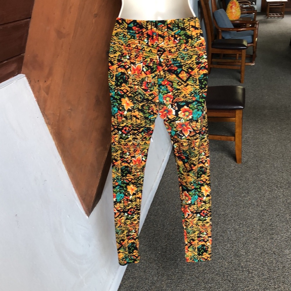 orange flowers, tiki LuLaRoe leggings - Picture 3 of 4